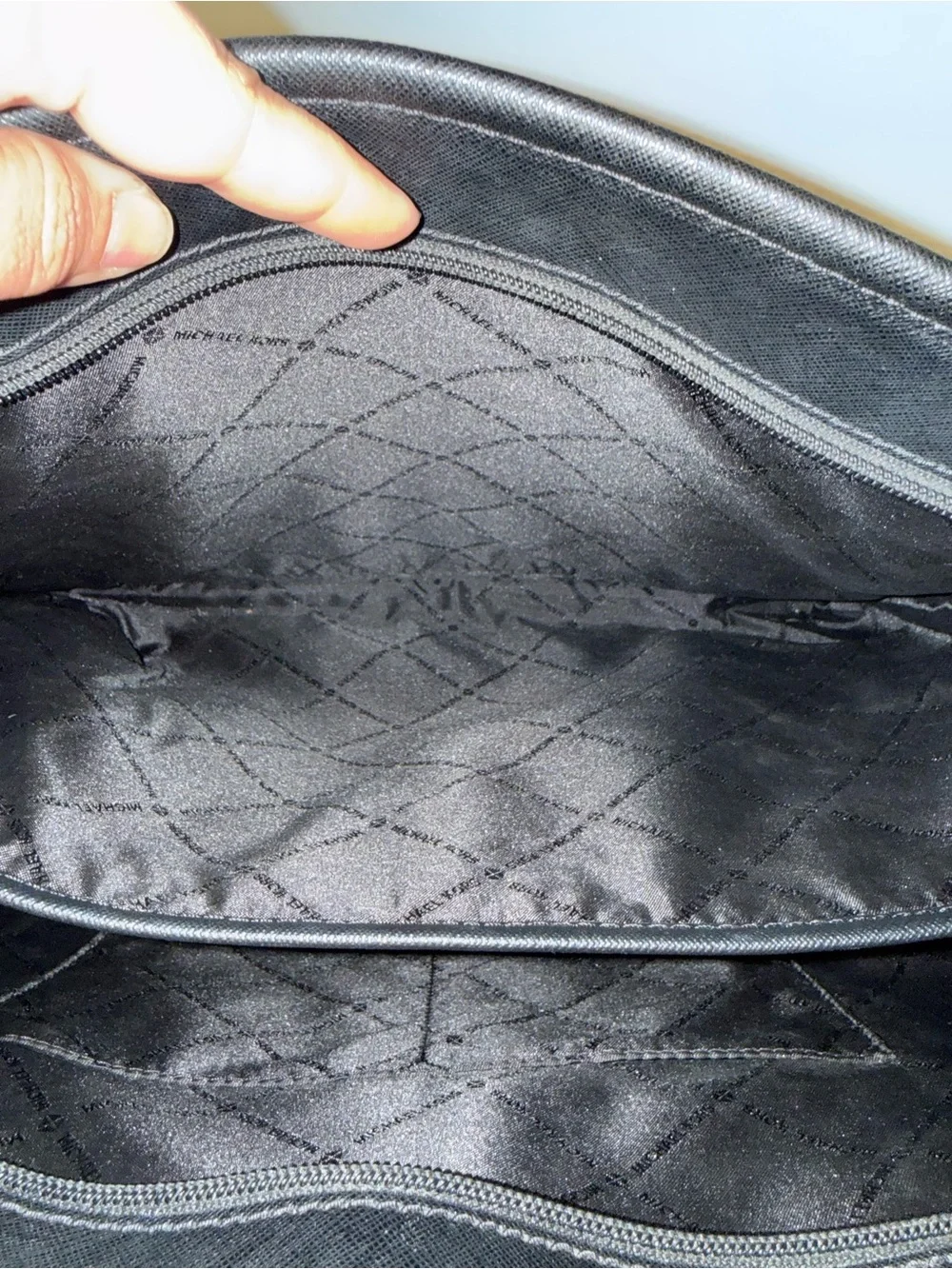 Michael Kors Jet Set Travel Large Zip Tote Saffiano Leather Laptop Work Bag - Picture 9 of 11